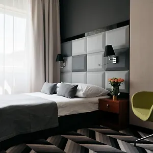 Apis 4*, Kraków Polska